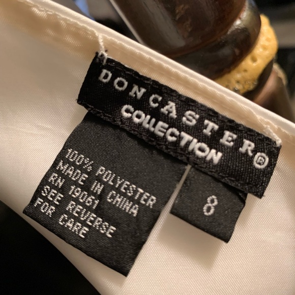 White and grey dress by Doncaster size 8 - Picture 4 of 4